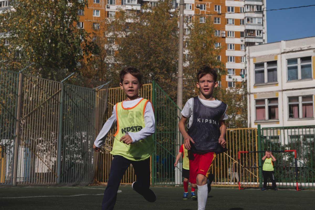 Футбольная академия Ника на Никулинской улице