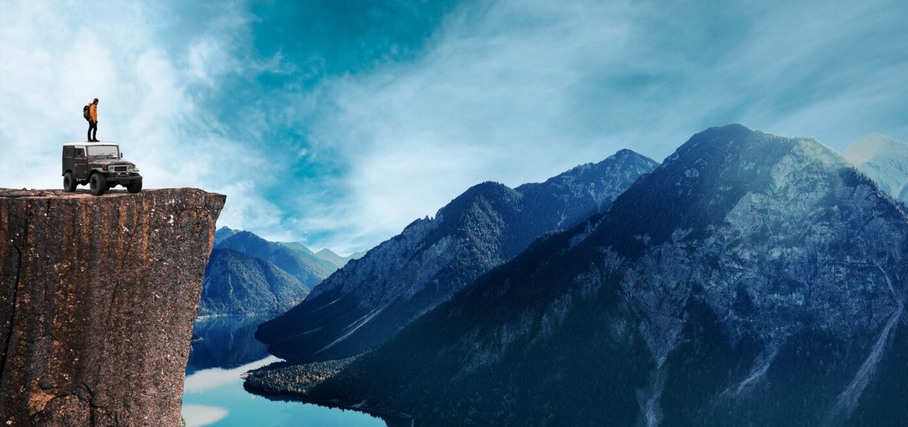 Магазин автотоваров и технического обслуживания Авторусь на улице Скульптора Мухиной