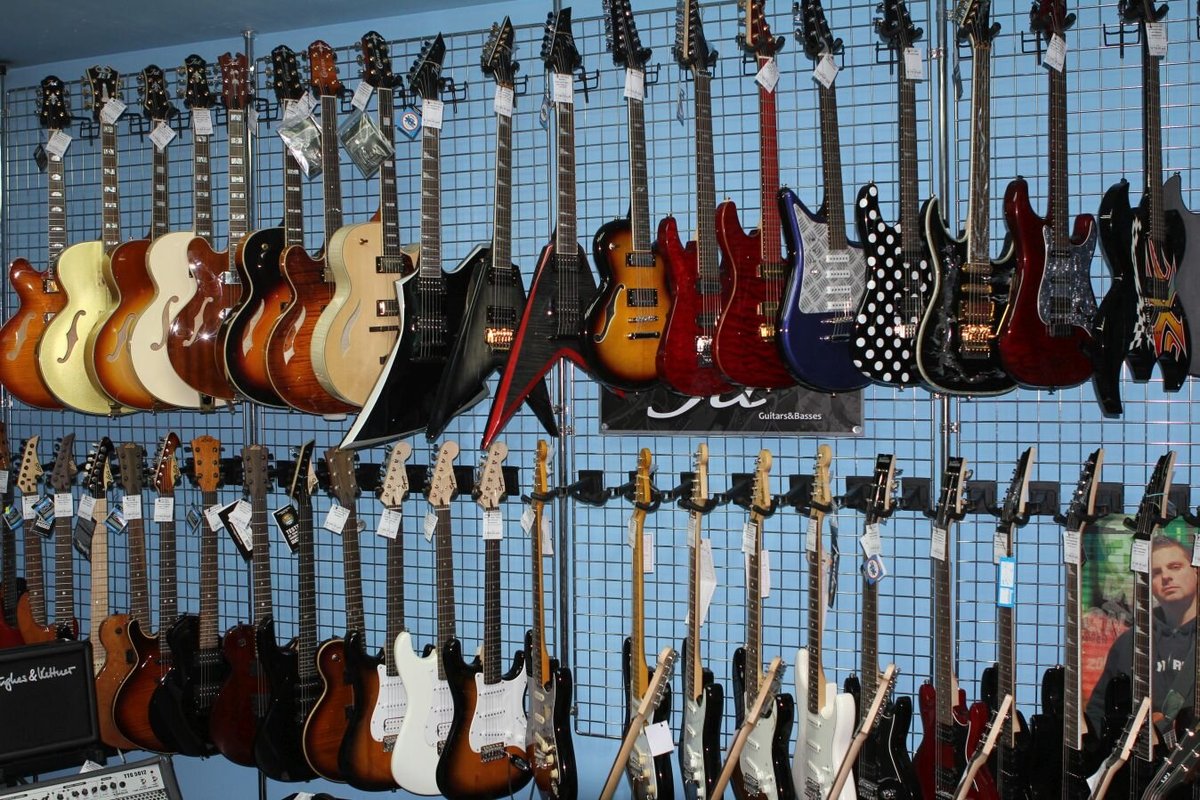 Музыкальный магазин Динатон на метро Войковская