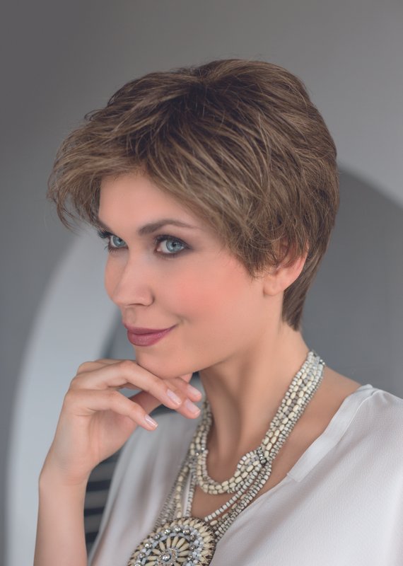 Магазин париков Тамара на улице Бориса Галушкина, 10 