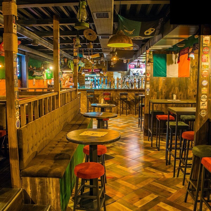 Ирландский паб Daft Rabbit Pub в Большом Спасоглинищевском переулке