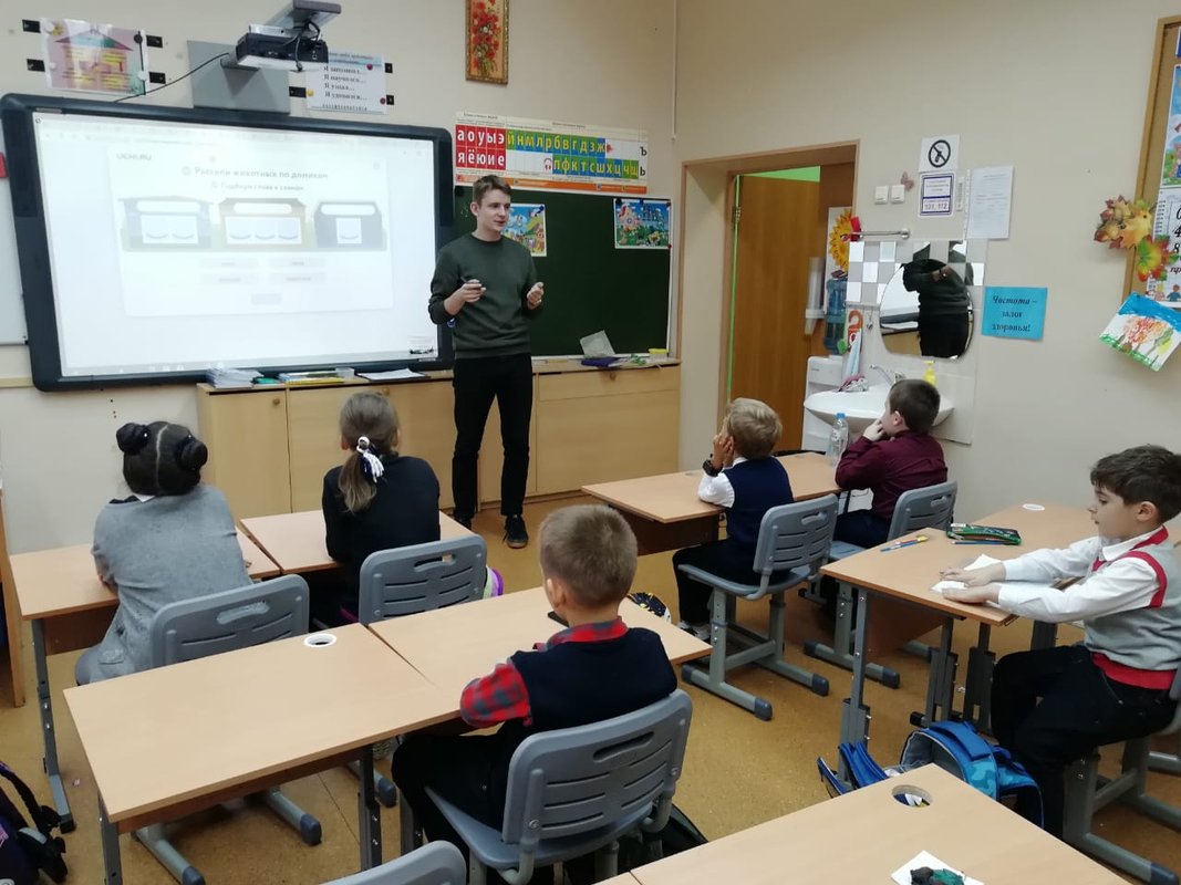 Средняя общеобразовательная школа № 1265 с дошкольным отделением на улице Фотиевой, 14 к 1