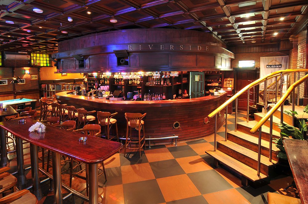 Бар-ресторан River Side на метро Выставочная