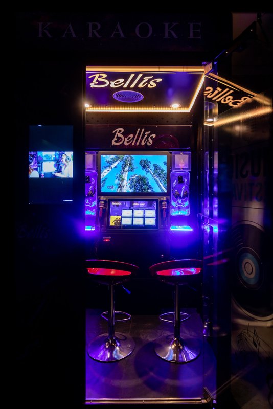 Караоке-будка Bellis Karaoke Box в ТЦ Авиапарк