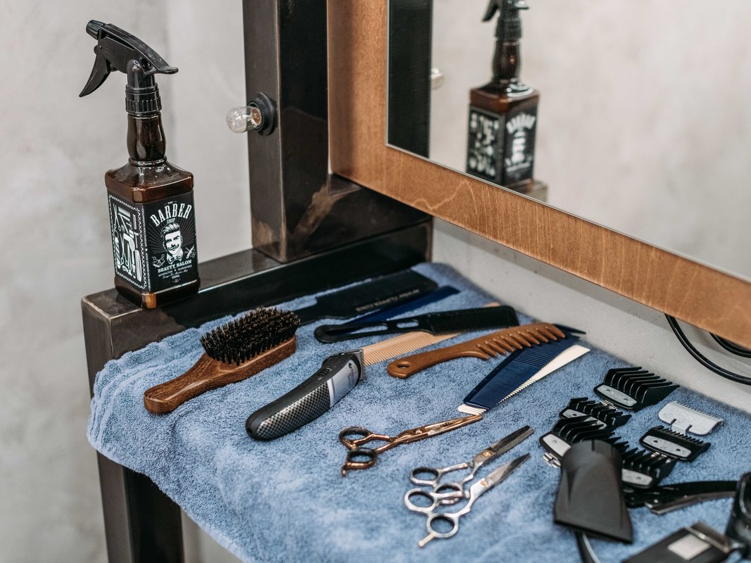 Барбершоп BRITVA Октябрьское поле на бульваре Генерала Карбышева 