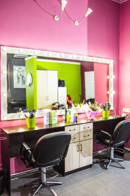 Салон-парикмахерская У дома на метро Щукинская