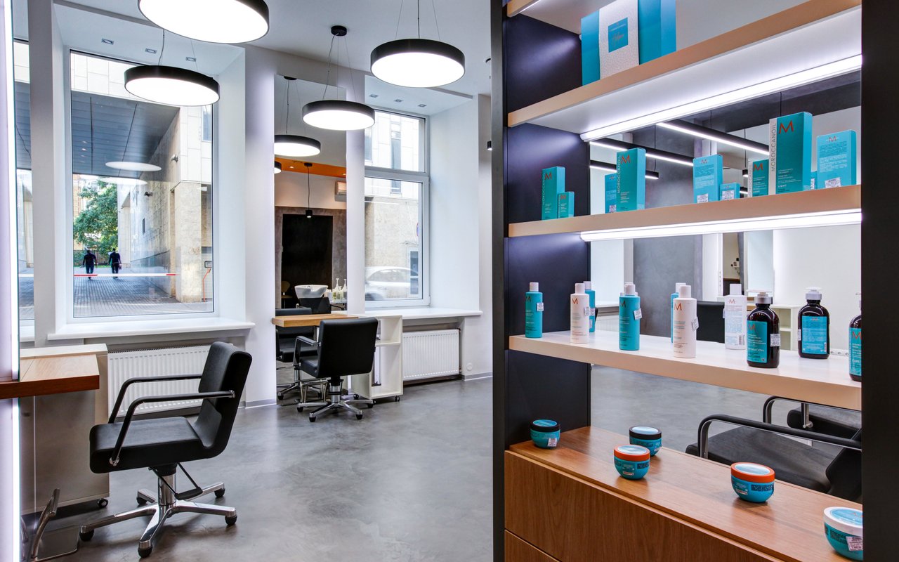 Салон красоты Cut and Color на метро Сухаревская