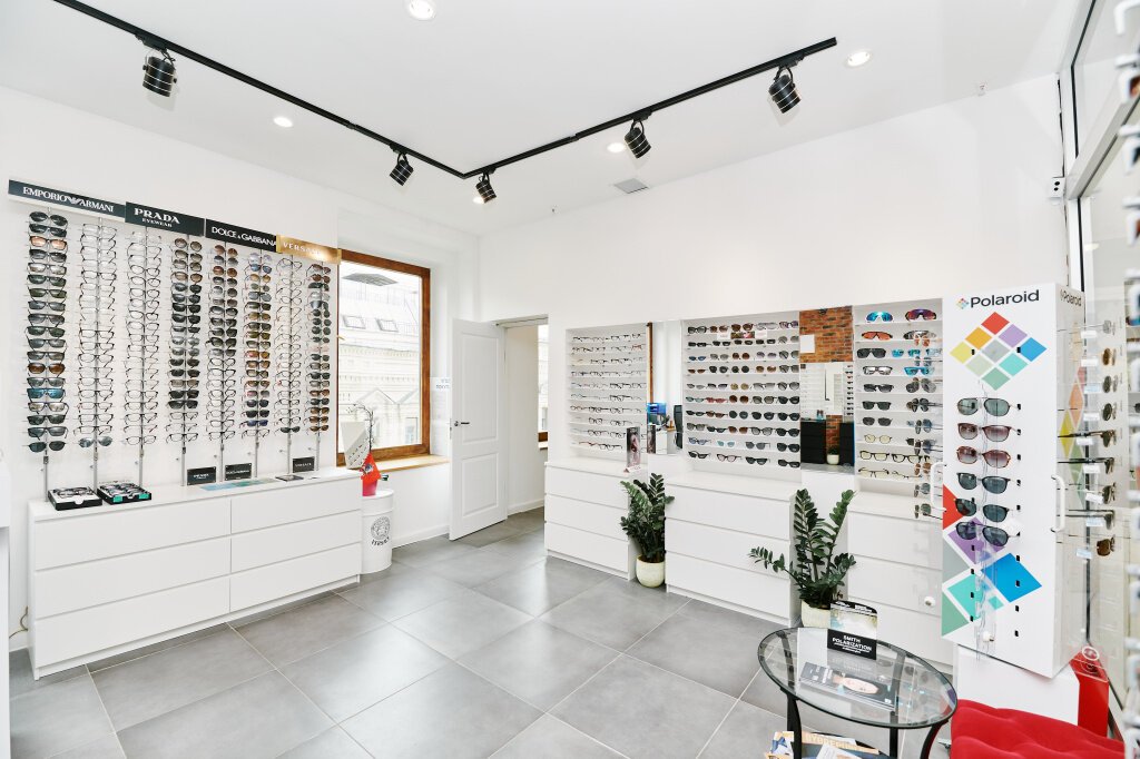 Салон оптики OpticTrend на метро Площадь Революции