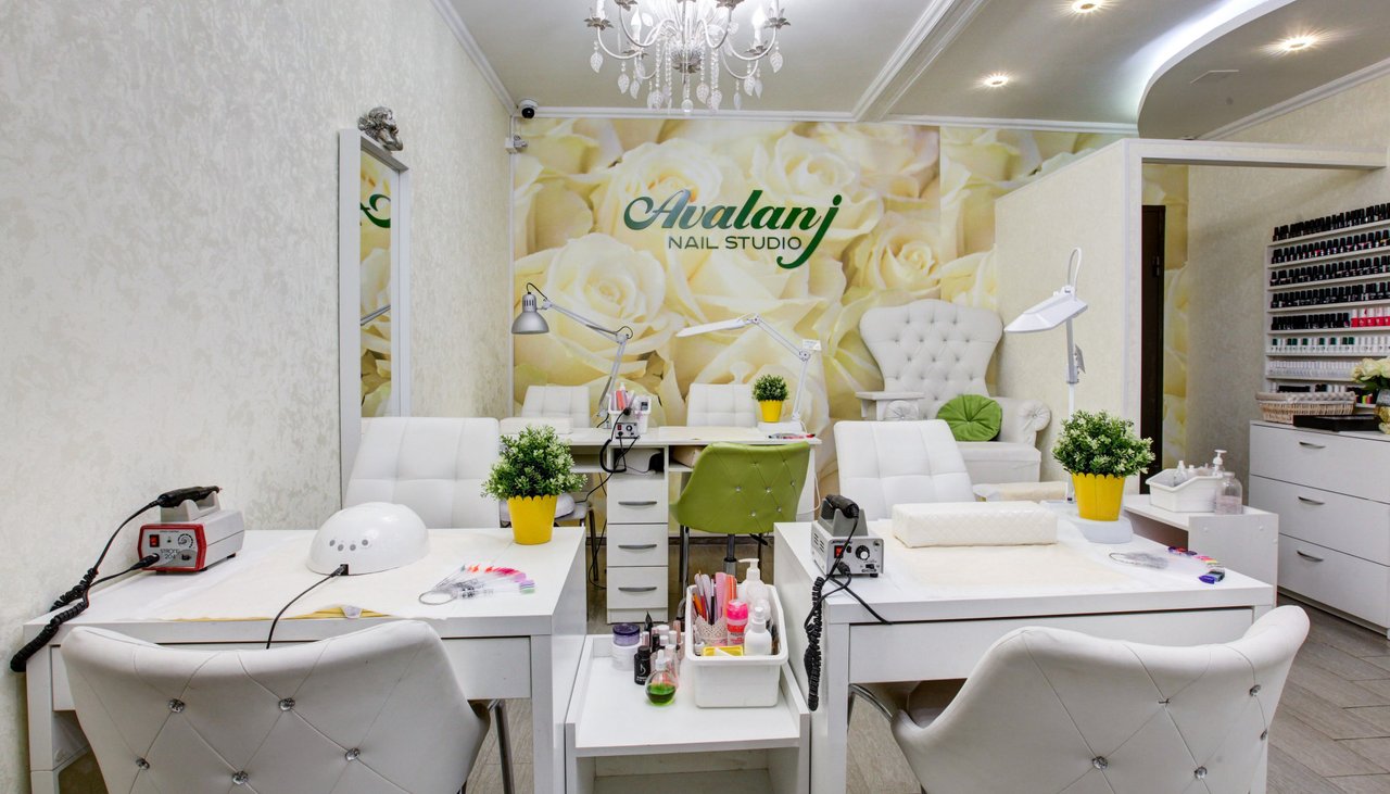 Ногтевая студия Avalanj на метро Площадь Гагарина 