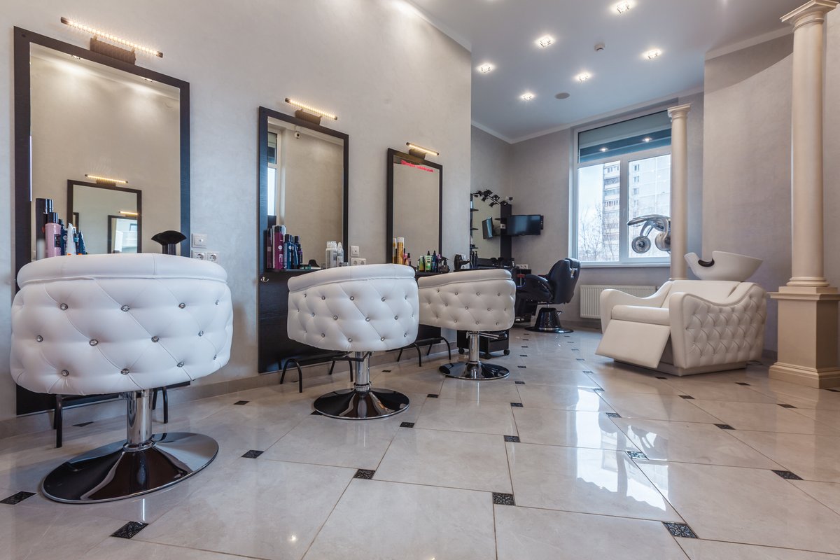 Салон красоты Bonjour на метро Белокаменная 