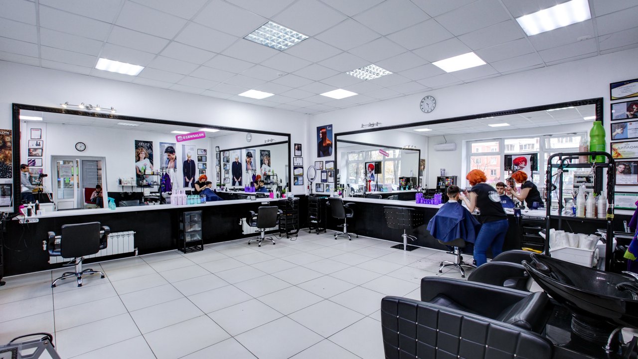 Салон красоты Black & White на улице Чугунова, 43 в Раменском 