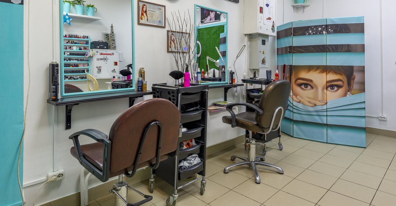 Салон красоты Милан на Лухмановской улице, 24 