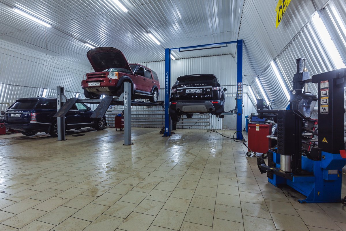 Автосервис по ремонту и обслуживанию автомобилей Land Rover Полис на Большой Почтовой улице
