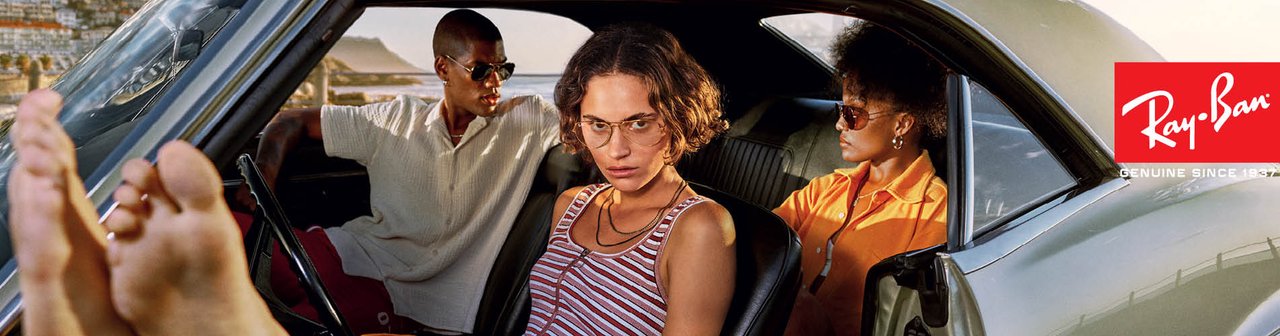 Салон оптики и аксессуаров Слепая Курица на метро Кузнецкий мост