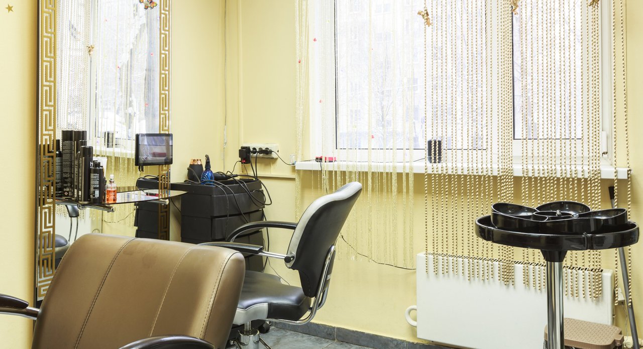 Салон красоты Элен на улице Цюрупы, 18 к1