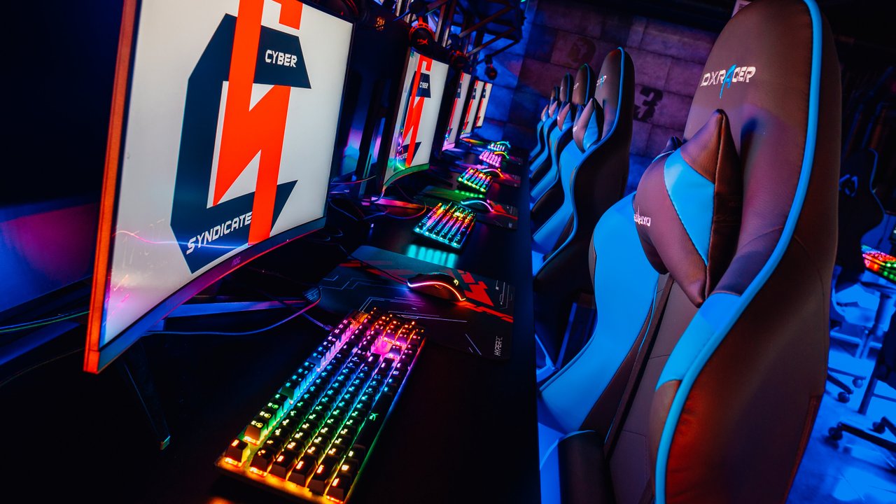 Компьютерный клуб Cyber Syndicate на Новодмитровской улице