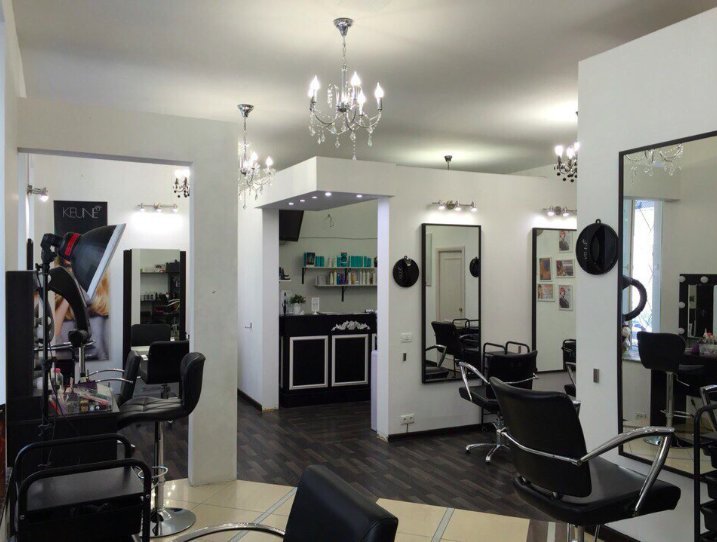 Мастерская колористики Наташи Свечниковой в Электрическом переулке