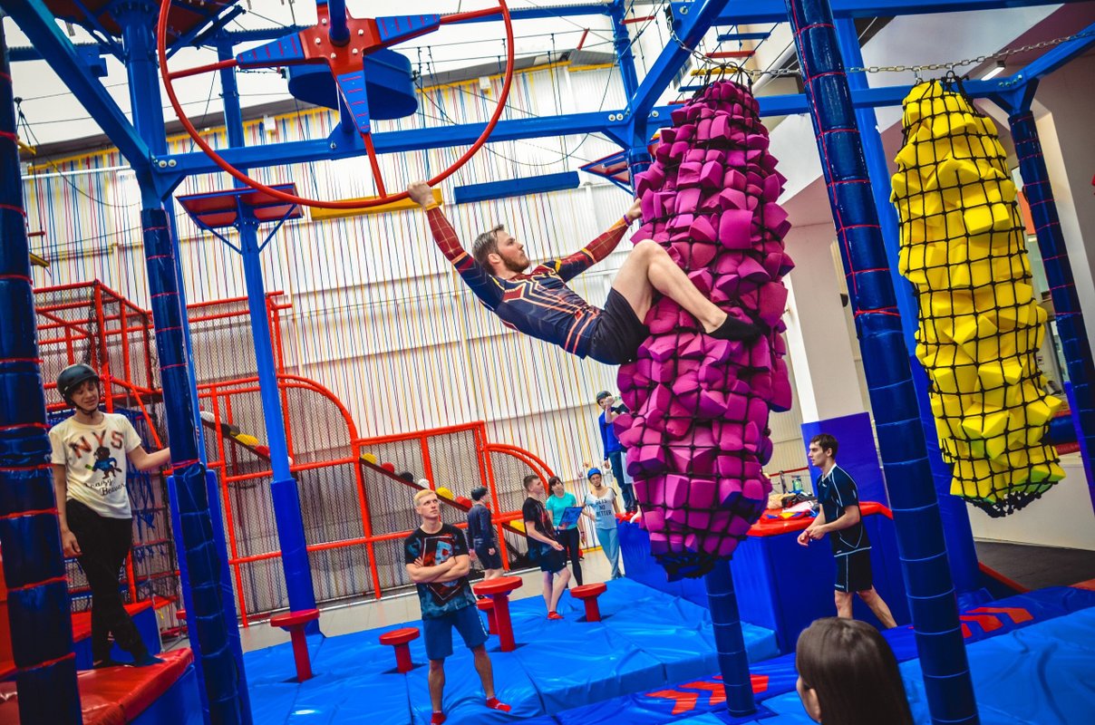 Спортивно-развлекательная арена Point Up