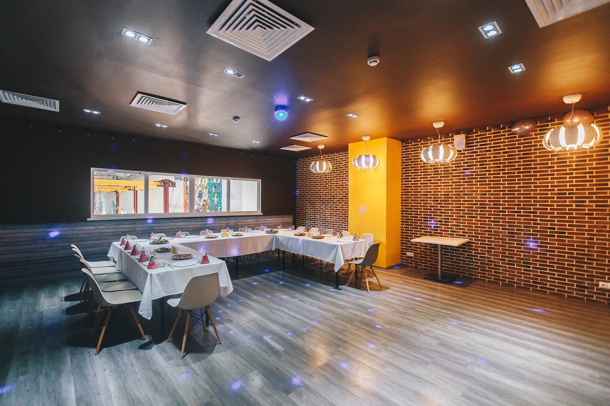 Спортивно-развлекательный центр Небо на метро Сокол