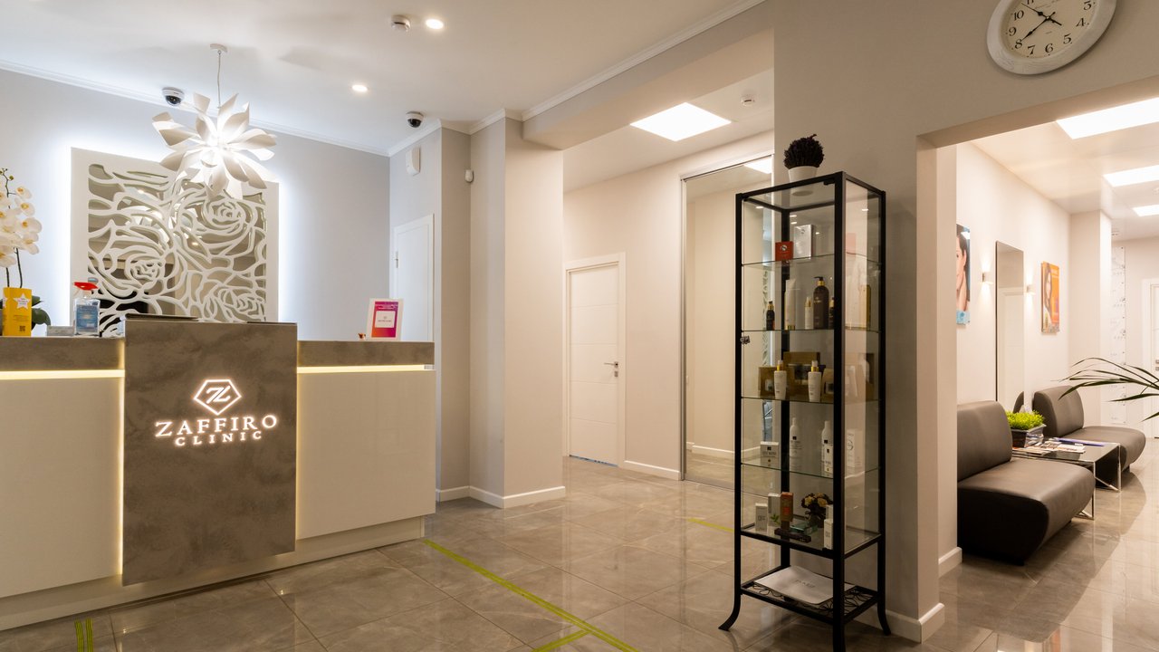 Центр галивации на метро Новослободская