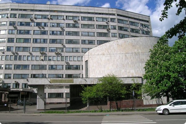 Поликлиника № 3 Управления делами Президента РФ в Грохольском переулке