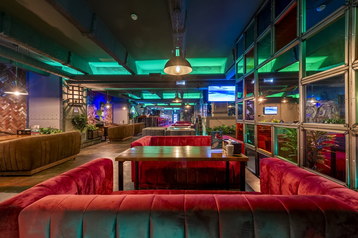 Центр паровых коктейлей Мята Lounge на улице Лескова, 3г 